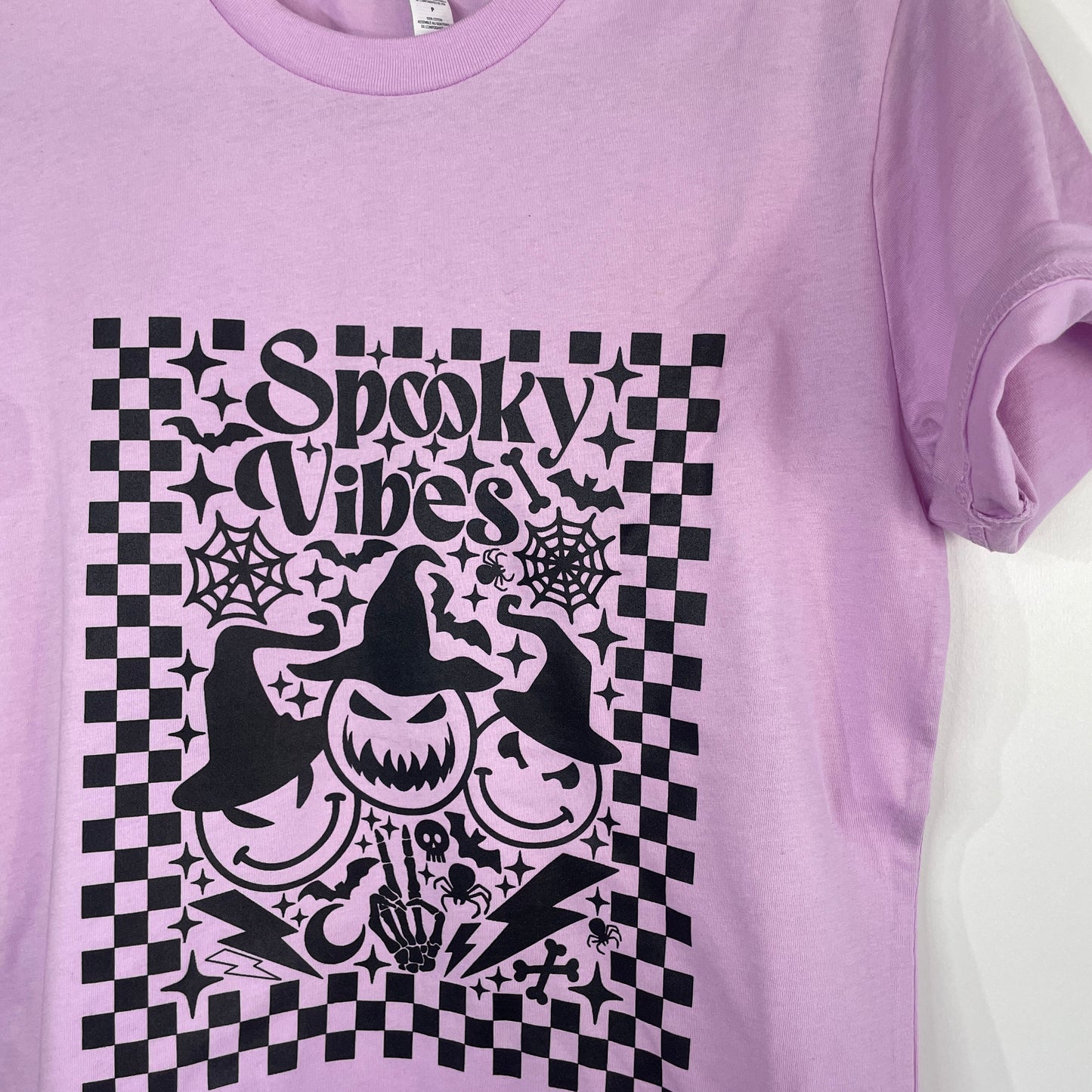 SPOOKY VIBES tee