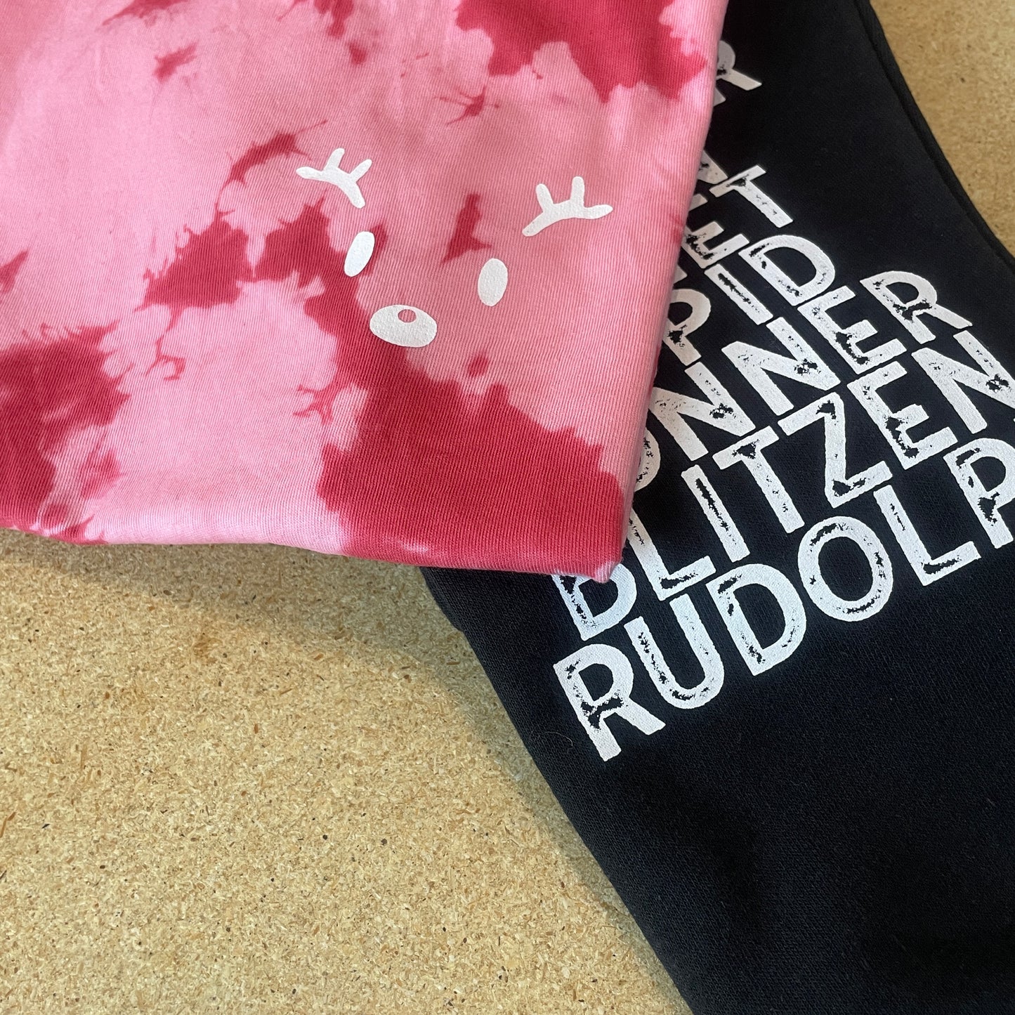 12 REINDEER t- shirt and sweatpants set 4T
