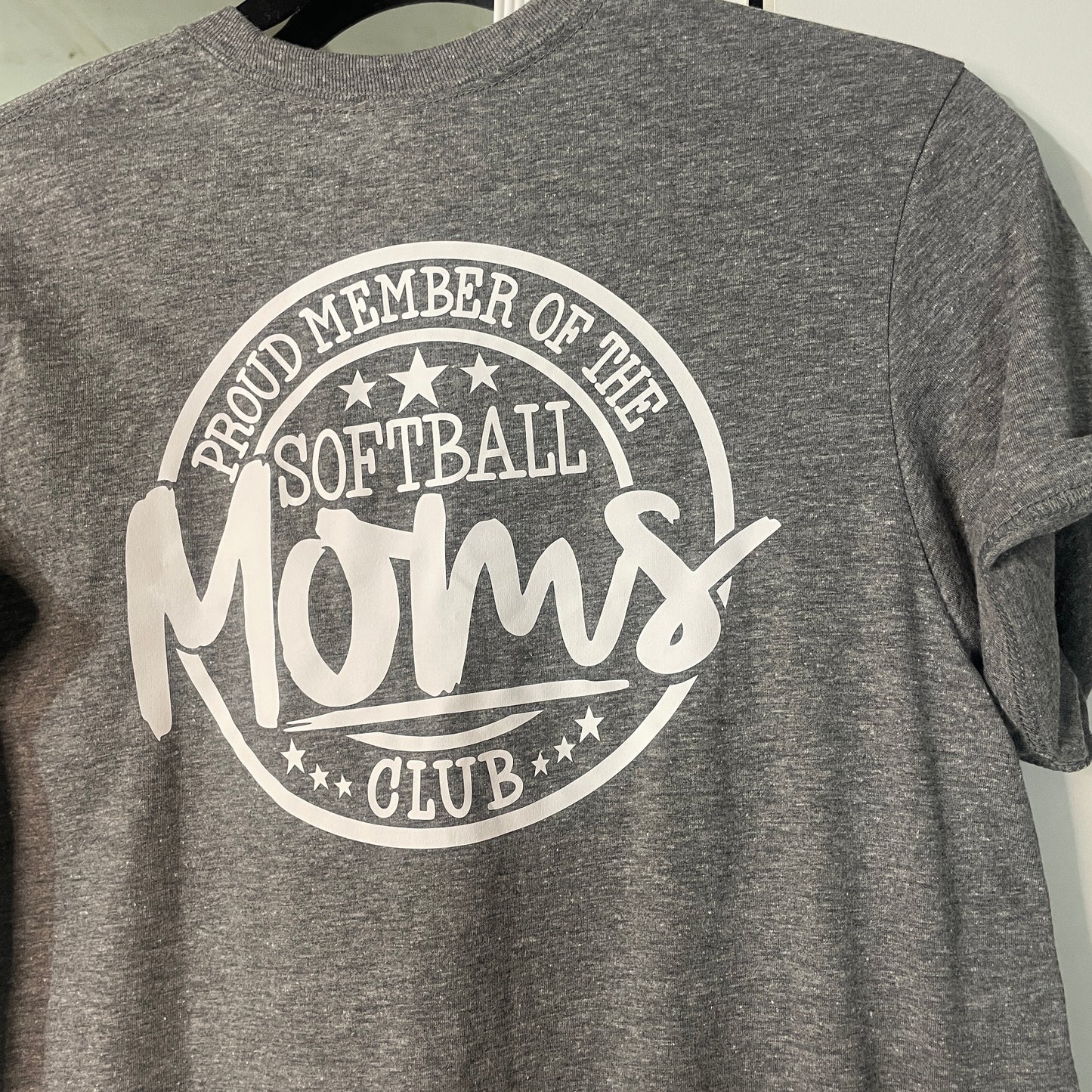 SOFT BALL MOMS CLUB tee