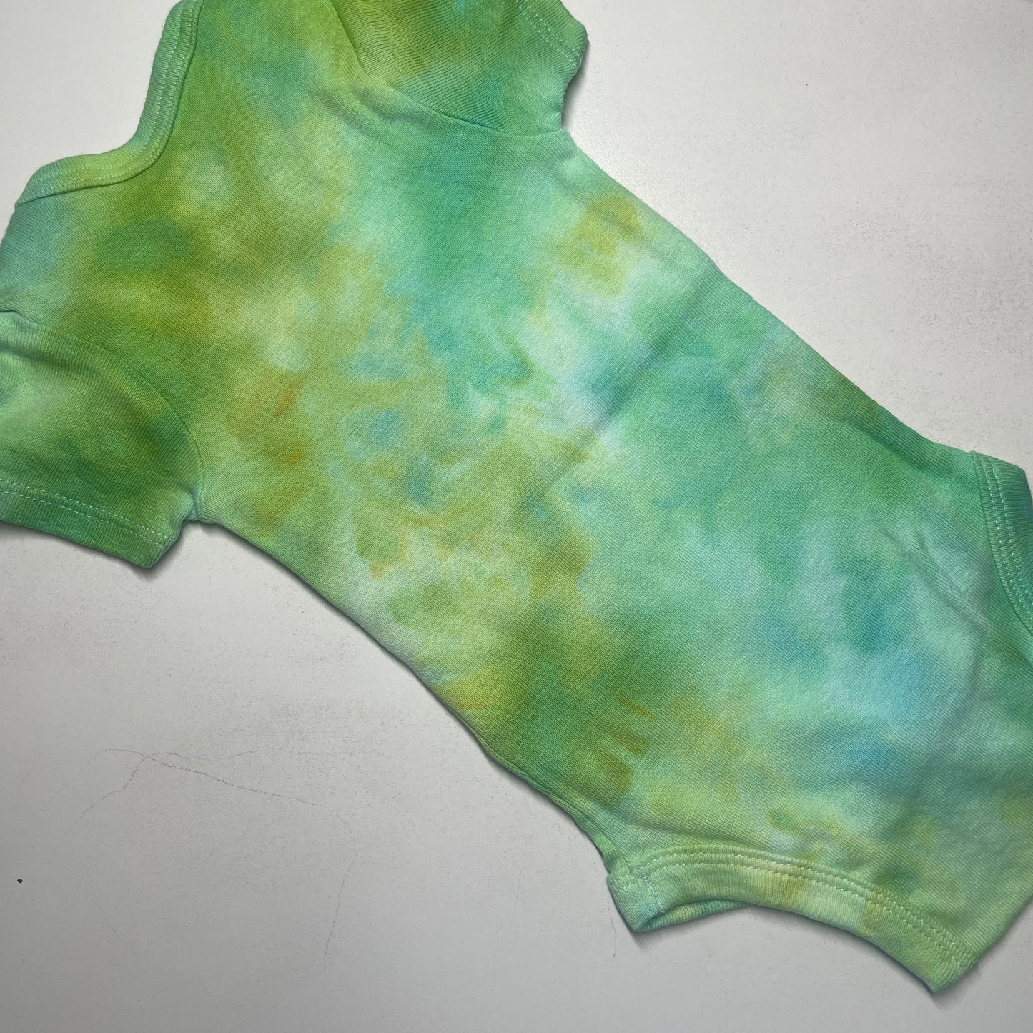 DADS AND MUMS tie dye bodysuit