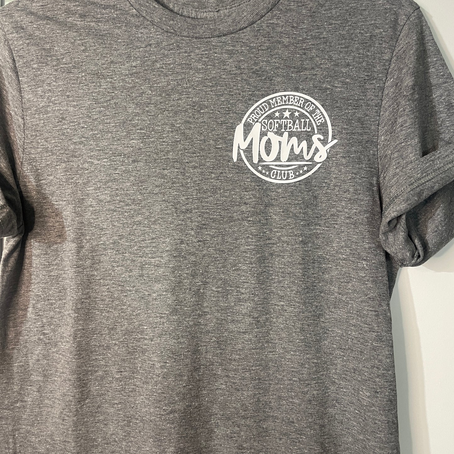 SOFT BALL MOMS CLUB tee