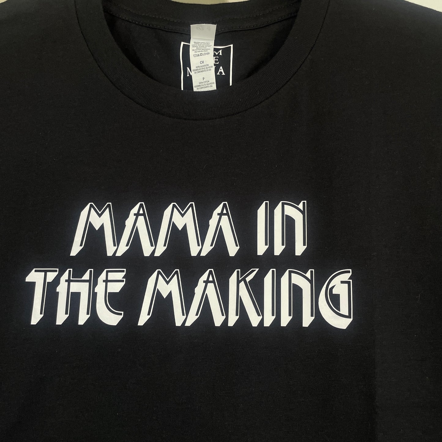 MAMA IN THE MAKING tee
